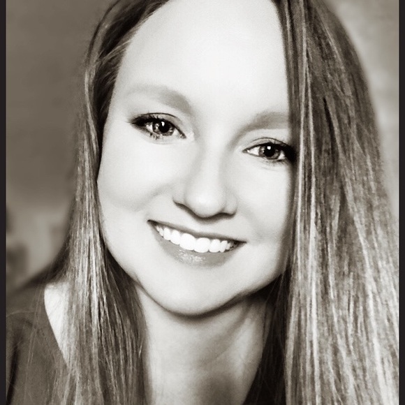 Meet your Posher, Ashley - Picture 1 of 1